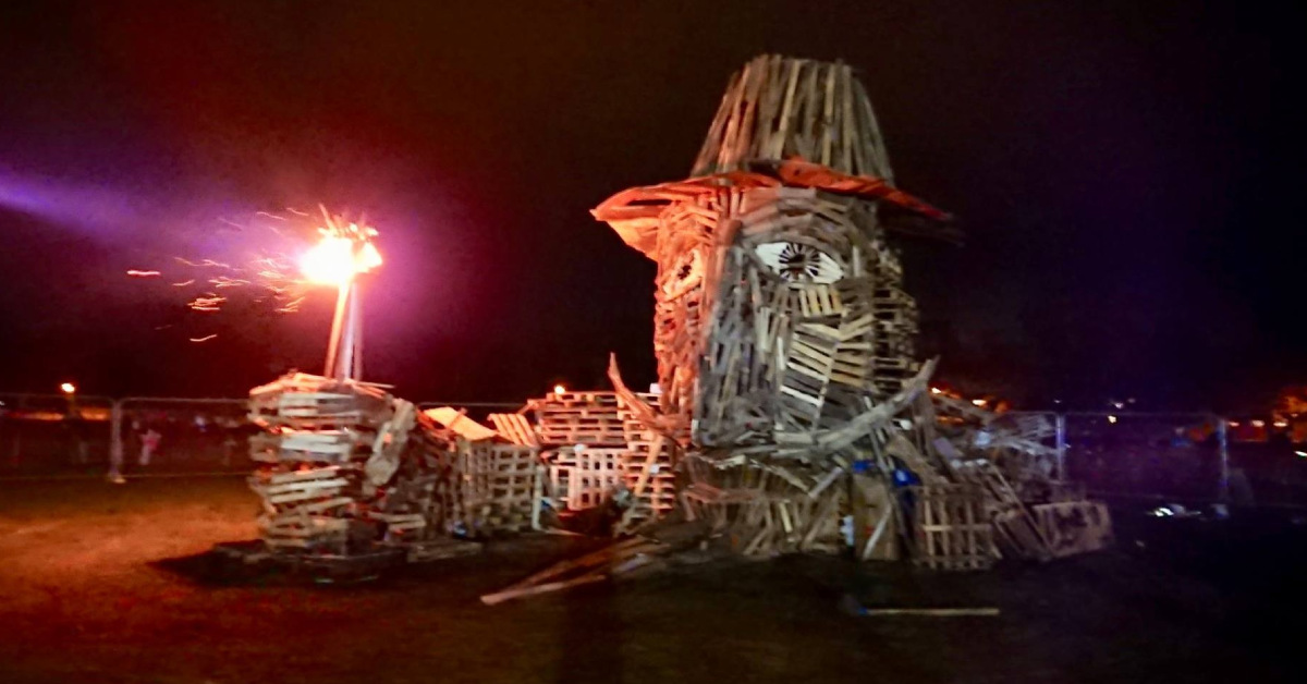 Stray Charity Bonfire & Fireworks
